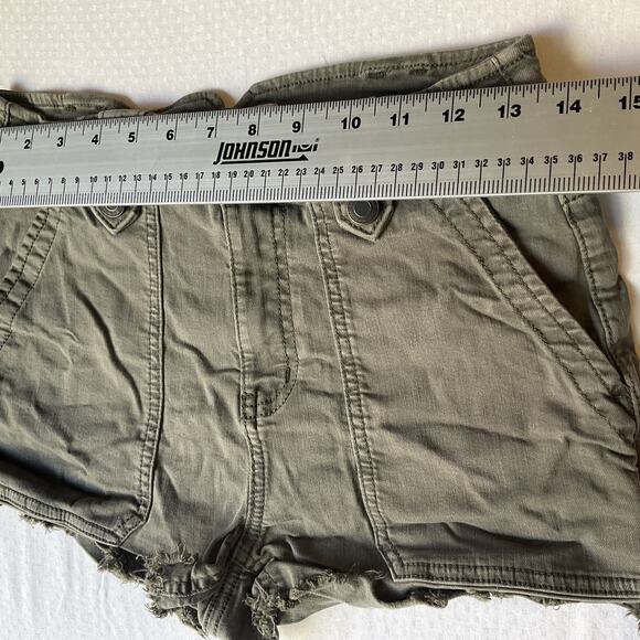 Sol Women Shorts 9 Olive Cargo Utility Short Button 2" Inseam - Picture 4 of 10